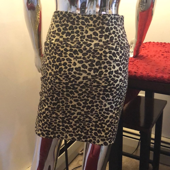 ❤️NWOT Leopard print skirt - Picture 4 of 6